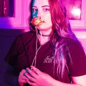 Meet your Posher, Alexandra